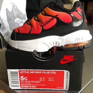 NWT - Little Air Max Plus Black/Orange - Size 5C